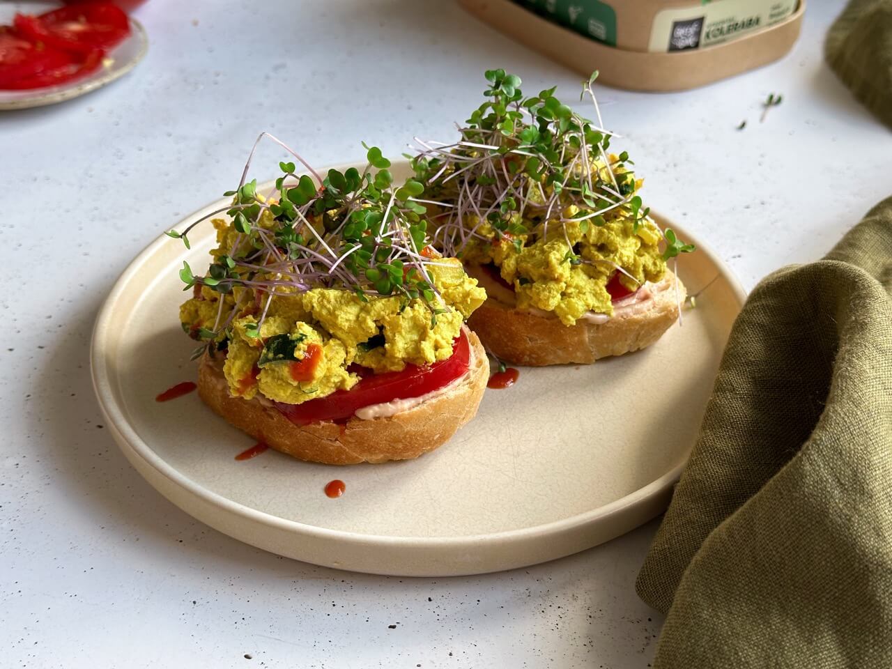 Video recept: Zdravi obloženi kruhki z mikrozelenjem